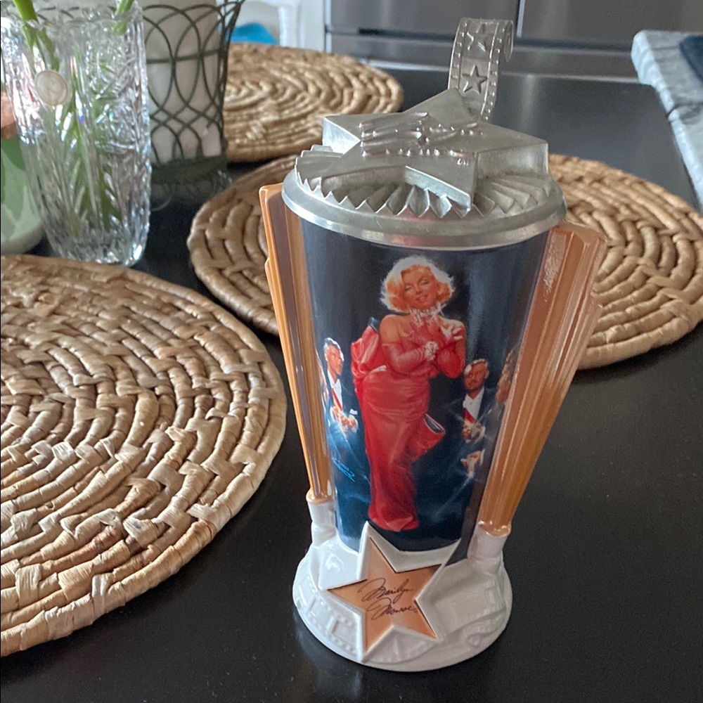 1997 Vintage Marilyn Monroe Gentlemen Prefer Blondes Beer Stein!